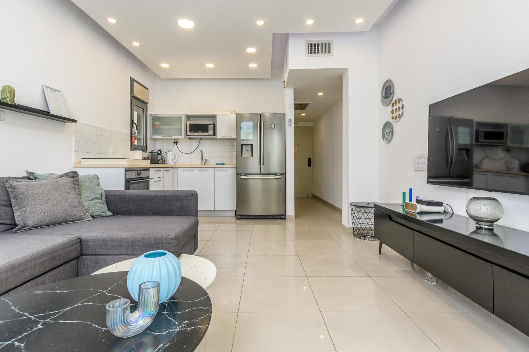 Very Nice 1 Bdr Apartment 2 Min From The Beach ! Tel Aviv Bagian luar foto